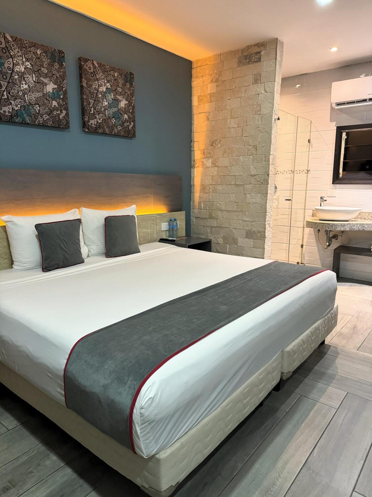 Illusion Xpress I Attraction Hotel Deluxe بلايا ديل كارمن المظهر الخارجي الصورة